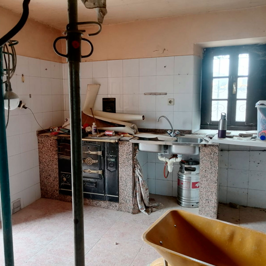 Fotografía de rehabilitación de cocina en Asturias antes